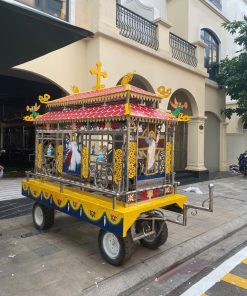 Xe tang lễ công giáo (2)